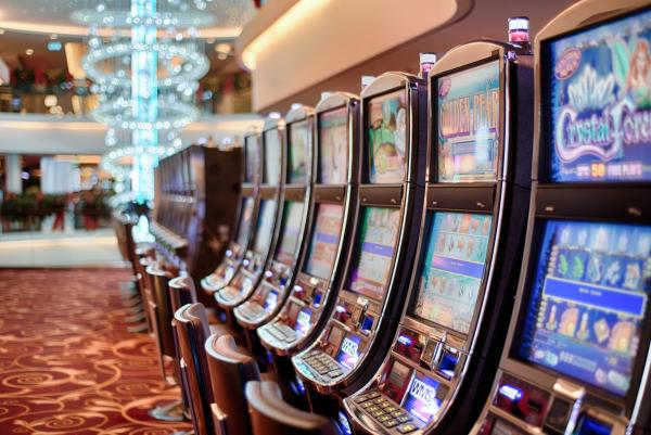 gambling slot machine casino game play win jackpot 759684